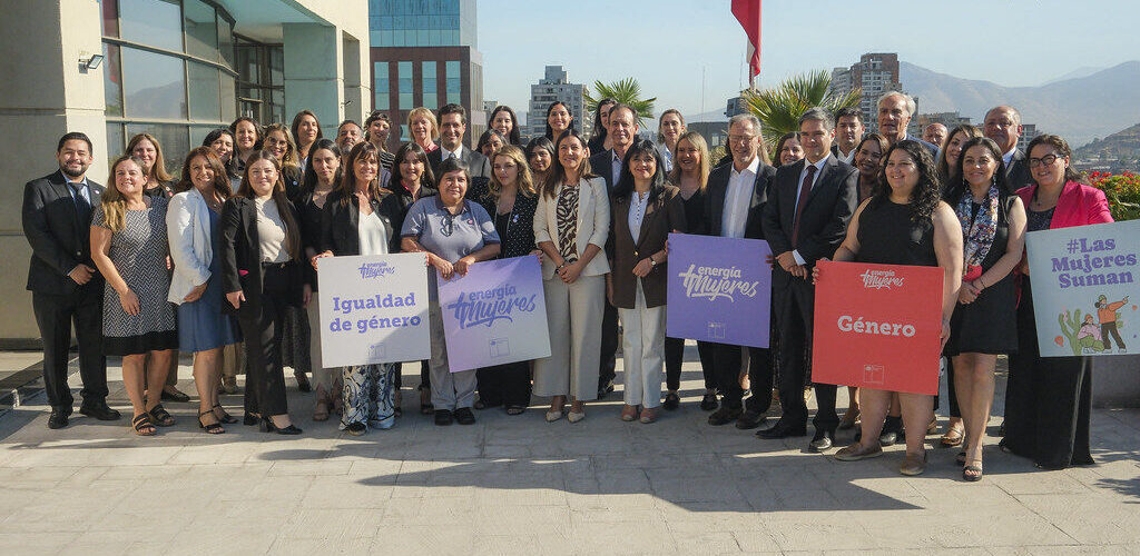 AME celebra una década del programa Energía+Mujer junto al Ministerio de Energía