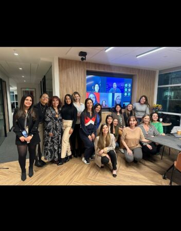 Comité de Formación de AME organiza charla sobre comunicación y liderazgo con Valerie Morales y María José Thodes